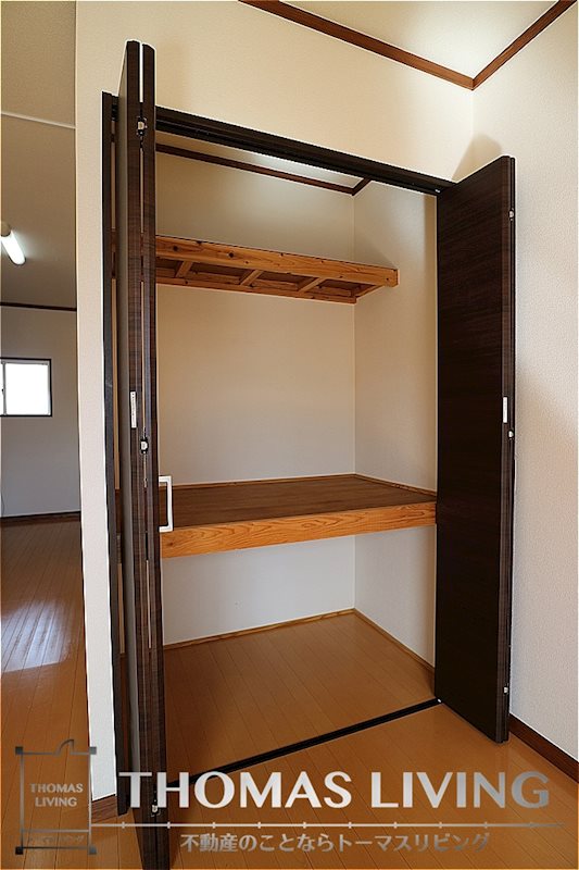 アーバン川津 大容量のクローゼット御座いますよ。