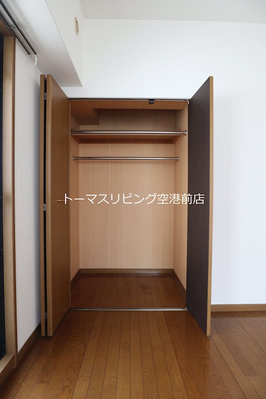 クレスティ空港前 収納