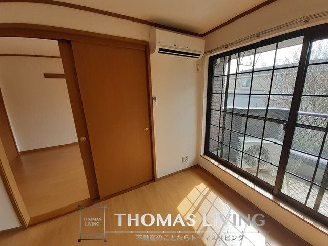 ヴェルドミール Ⅱ 採光と換気の揃った過ごしやすいリビングです。