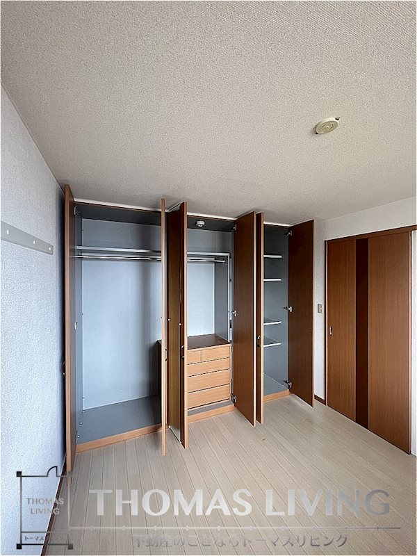 フェニックスヒルズ 大容量のクローゼット御座いますよ。