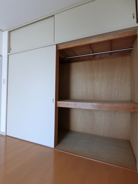 グランデール銭通 押入　※別号室参考写真