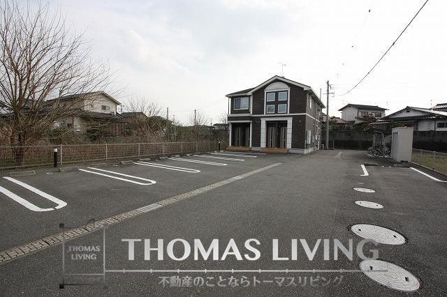 Ｎアヴェニール B棟 駐車場