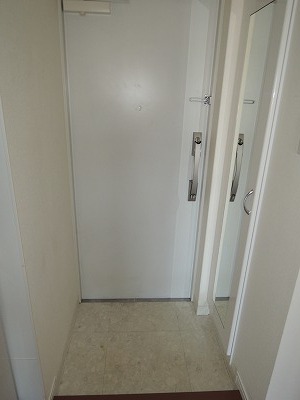 グランフォーレ呉服町  玄関　別号室参考写真