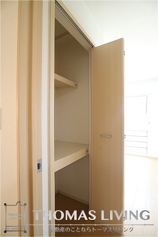 サンフォレスト キッチン横の収納です。