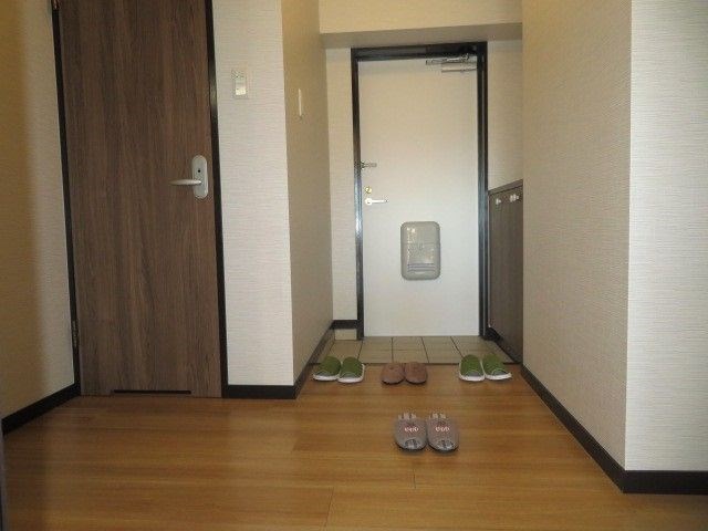 クローバービル壱番館 玄関