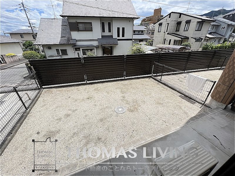 ロイヤルハイツⅡ 1階は専用庭付ですよ。
