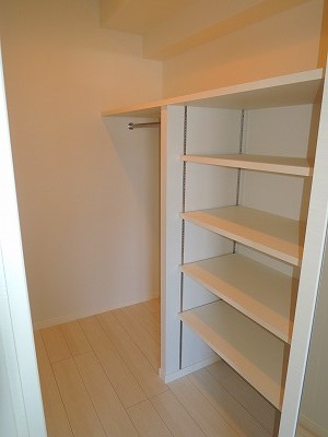 エンクレスト博多Belle ウォーークインクローゼット☆※別号室の参考写真になります。