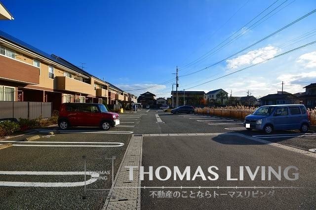 グラシュプレーヌⅦ A 敷地内駐車場御座いますよ。