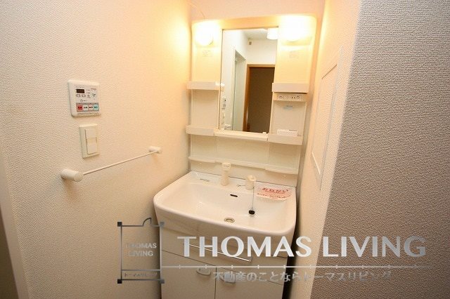 グラシュプレーヌⅦ A 独立洗面台御座いますよ。