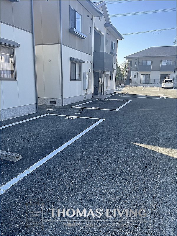 メゾン蛍ヶ丘 B棟 駐車場