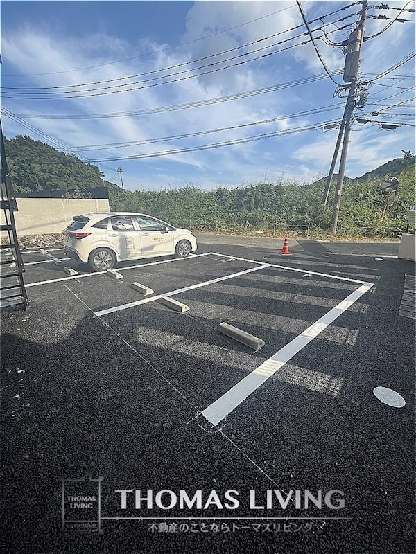 クレスト飯塚駅 駐車場