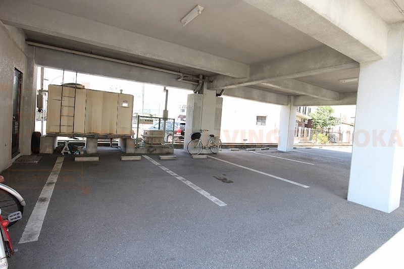 佐々木ビル 駐車場