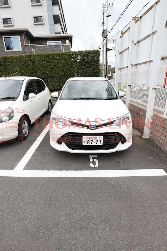 ウイング福間駅前Ⅱ 駐車場