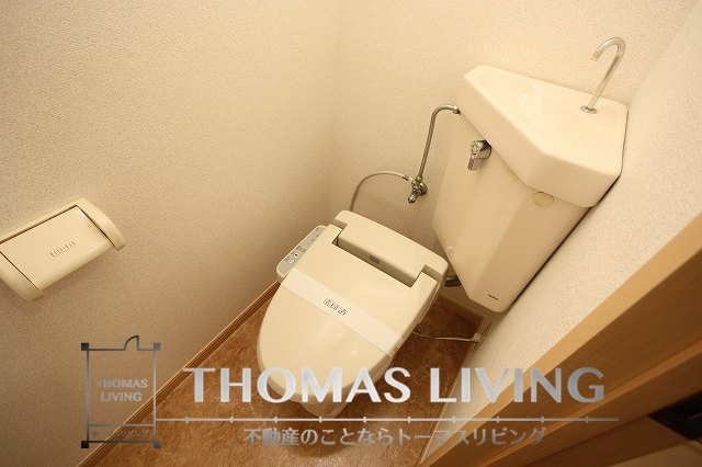 不二コーポ 嬉しいウォシュレット付きですよ。
