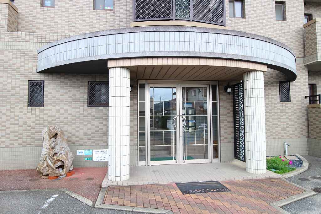 プロシード二日市南 高級感のあるエントランス