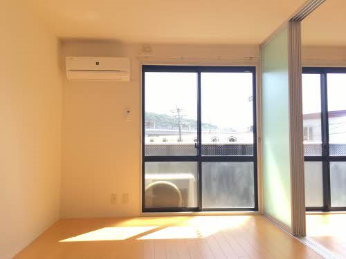 メゾンエミナーンス ベッドルーム