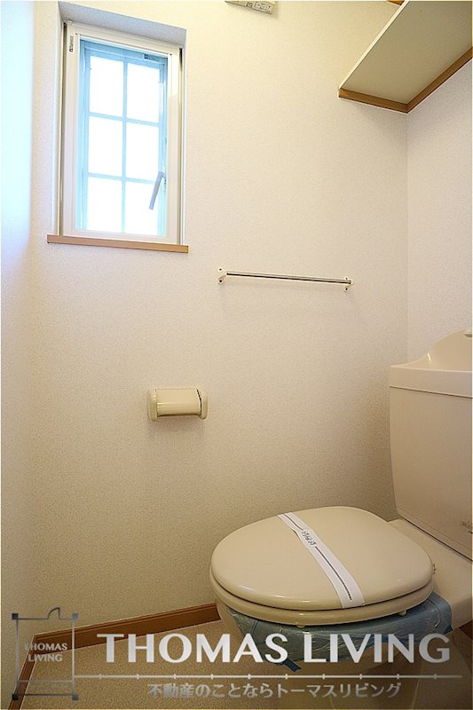 エムボヌール B棟 小窓があり換気がしやすいですね。