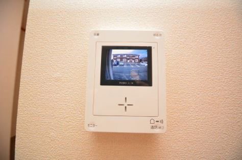 シャルマン横田 A棟 モニター付きインターフォンでセキュリティ面も安心ですね。