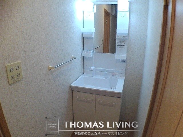 シャルマン横田 A棟 広々とした独立洗面台