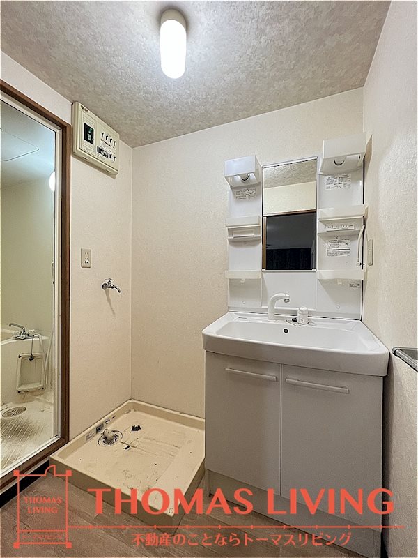 プレジールマンション 広々とした脱衣所御座いますよ。