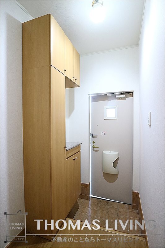 グラシュプレーヌⅤ B棟 大容量のシューズボックス付きです。