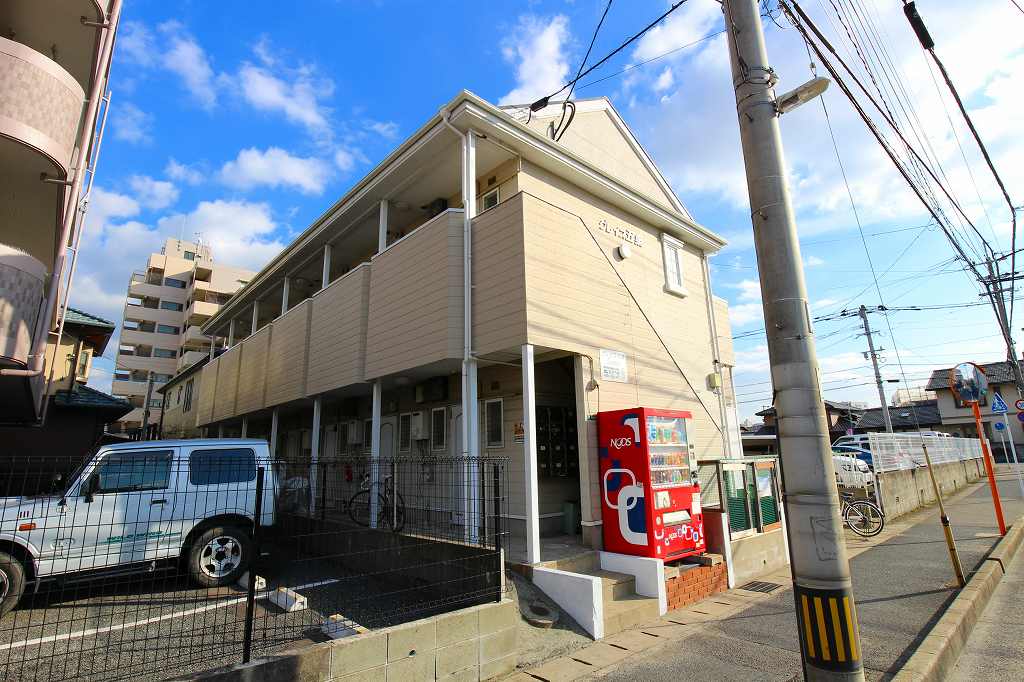 ロフト物件。通り沿いで安心。