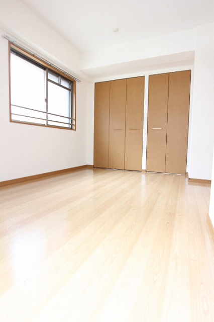 Taka Sunrise 洋室