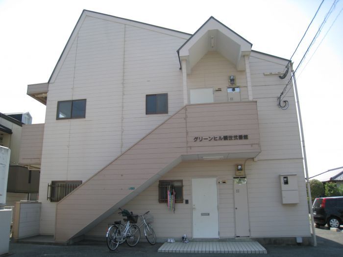 グリーンヒル観世Ⅱ 小・中学校が近いのでお子さんのいるご家族も安心の立地