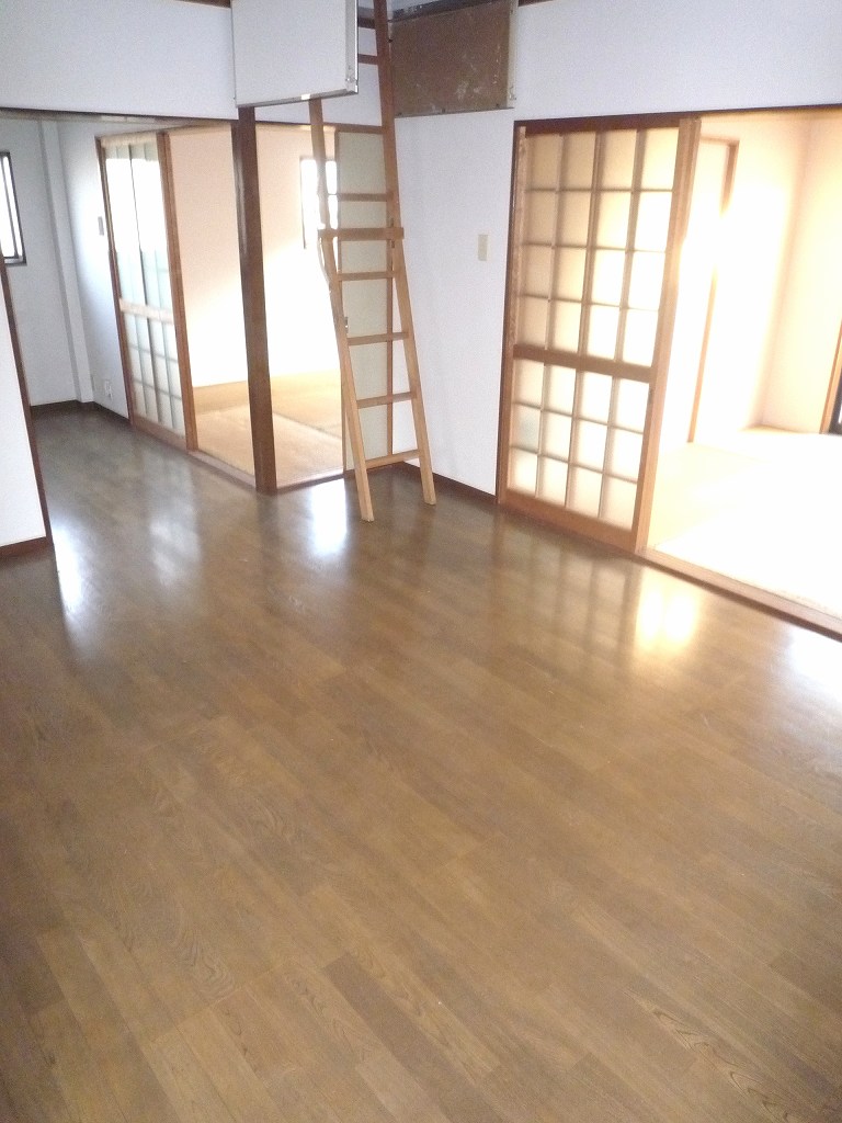 グリーンヒル観世Ⅱ 広々13帖のリビング※別号室参考写真