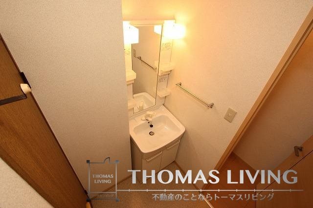 ステーションハウス千秋 B 独立洗面台御座いますよ。
