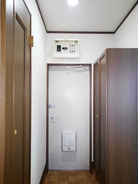 ラフィネ惣利 玄関　※別号室参考写真