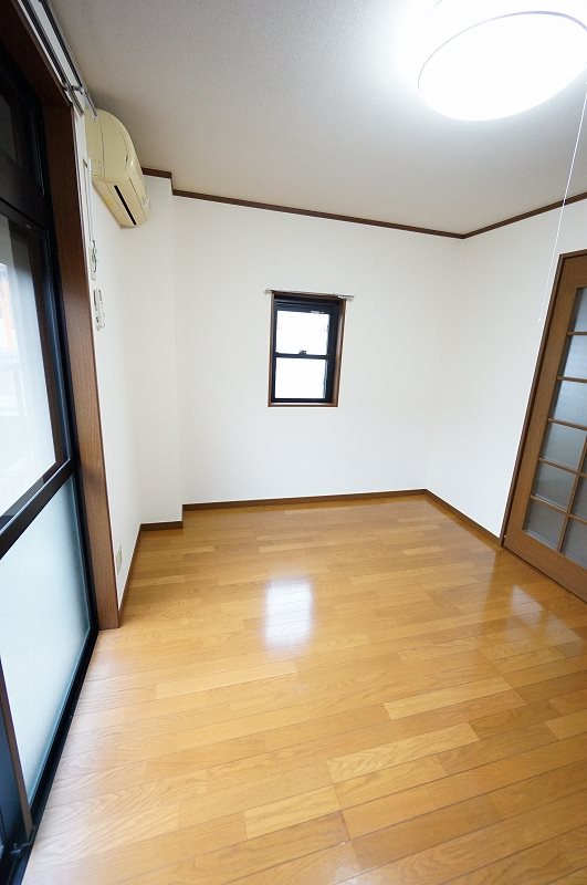 ラフィネ惣利 玄関　※別号室参考写真
