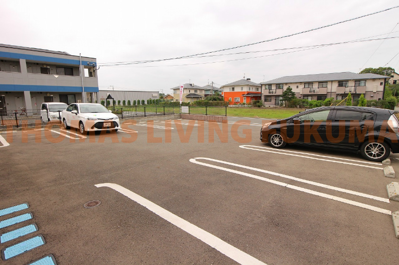 カモミールＤ 駐車場