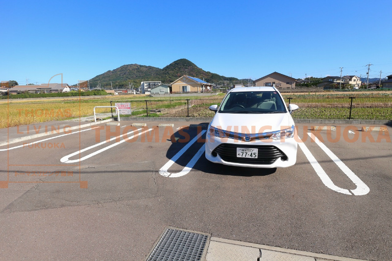 グランそれいゆ  駐車場