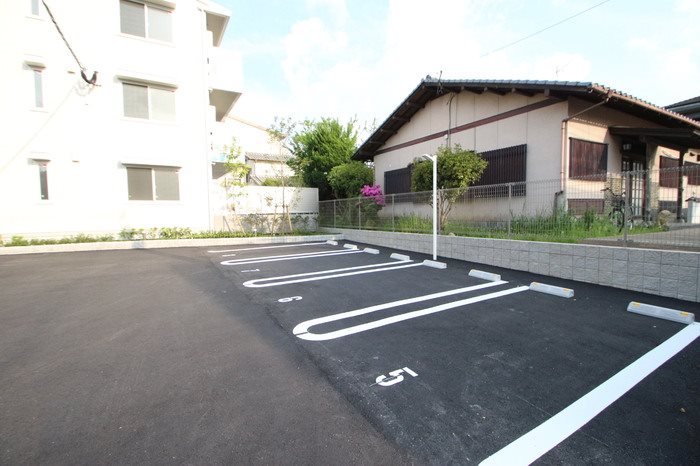 第3アヴェニュー 駐車場