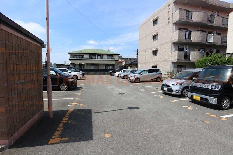 シャトー二日市 駐車場