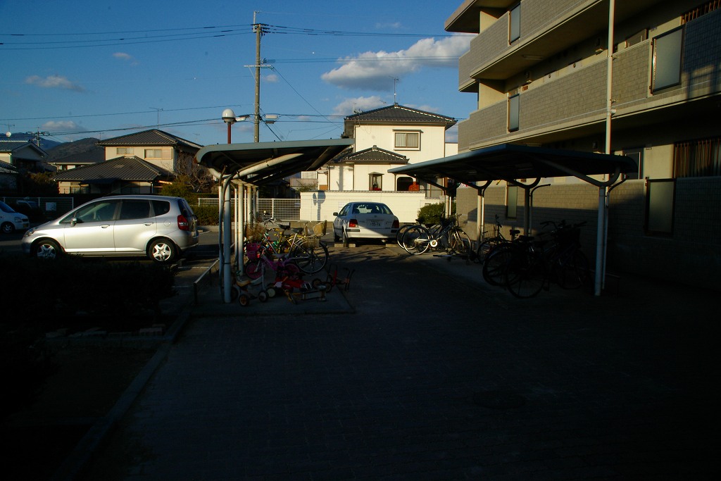 プレジュールITO 敷地内駐車場も広いのでお車が停めやすい