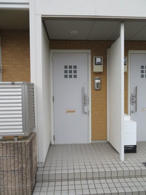 クラヴィエJ 玄関　※別号室参考写真