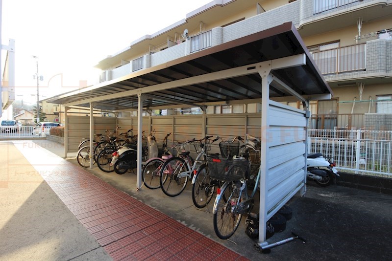 ヴィルヴェール筑紫 駐輪場