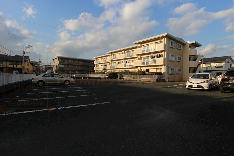 ヴィルヴェール筑紫 駐車場