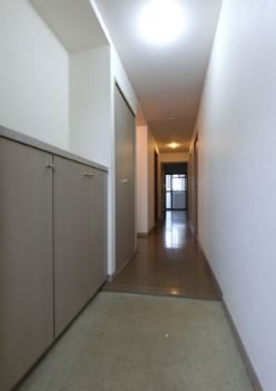 アンピール箱崎東 ※別号室の参考写真になります。