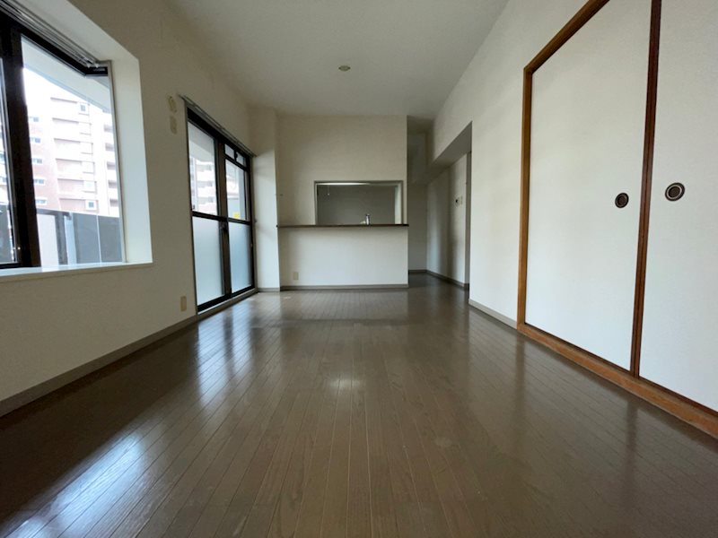 アンピール箱崎東 ※別号室の参考写真になります。