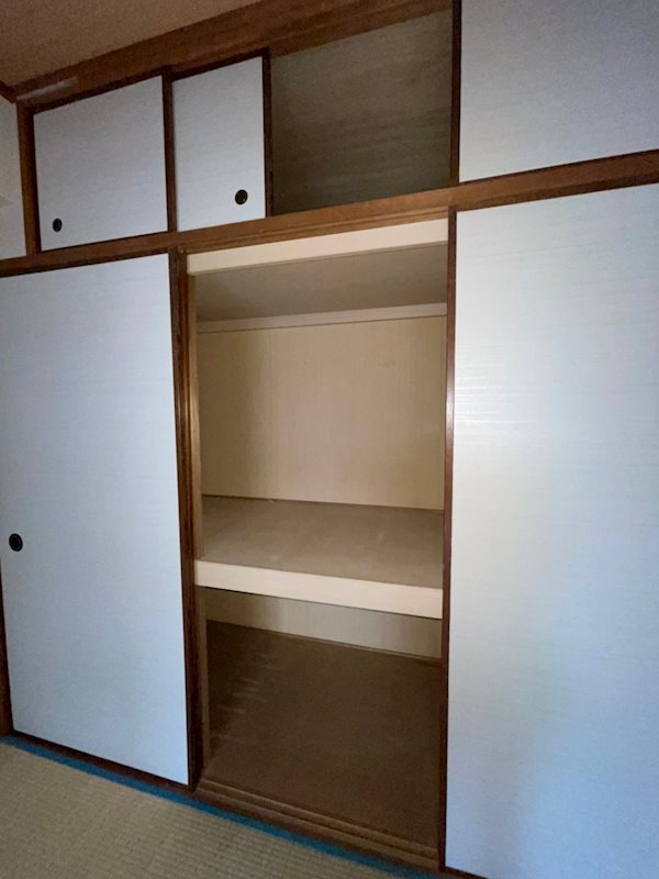 アンピール箱崎東 ※別号室の参考写真になります。