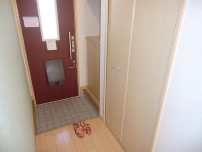 グランデュオ紙小 玄関部分にも収納あり※別号室参考写真※