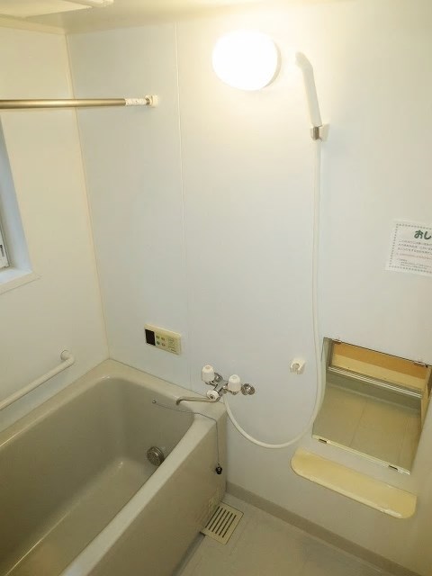 グランメゾン和白丘弐番館 風呂※別号室の参考写真になります。