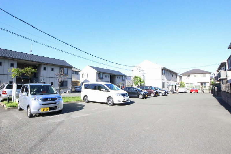 アンシェラ形貝E 停めやすい駐車場。