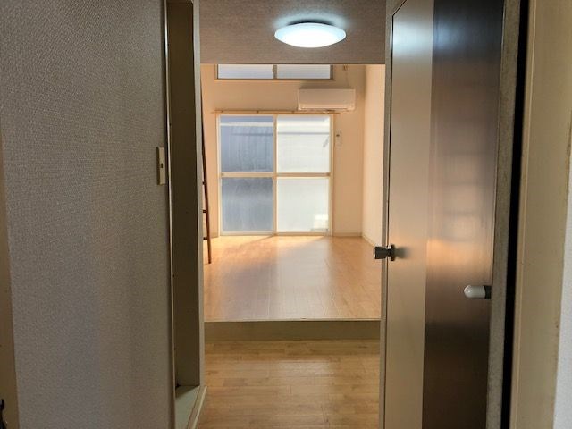 ウィング２１街道B 玄関