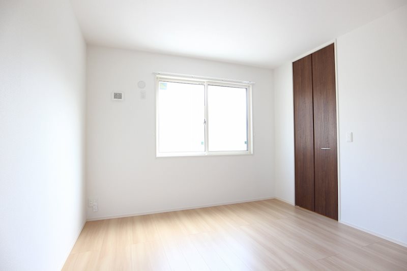 ソフィア新宮Ⅱ　B棟 収納もあるお部屋です。