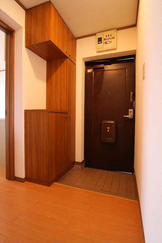 第二大野ビル 玄関　※別号室参考写真