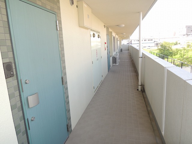 ヴェルゾン 通路　別号室参考写真